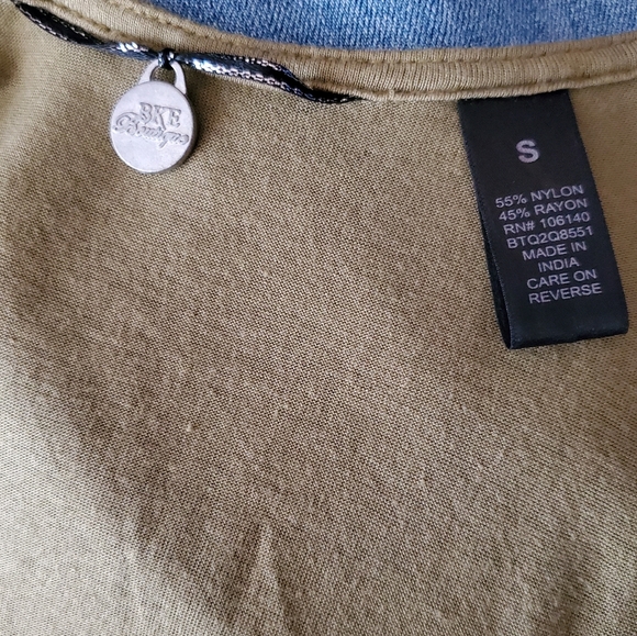 BKE Green Lace Front Beaded Sequins Boho Gypsy Top - Picture 5 of 5